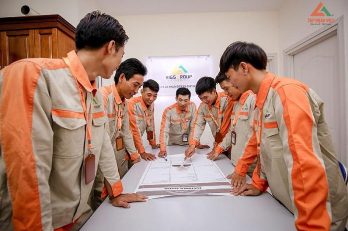 Đội ngũ thợ chuyên nghiệp tại Tập Đoàn Việt