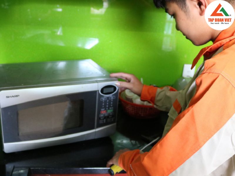 Cam kết dịch vụ sửa lò vi sóng tại nhà uy tín 