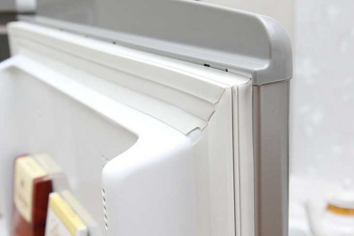 Tủ lạnh electrolux không đông đá do không kín gioăng