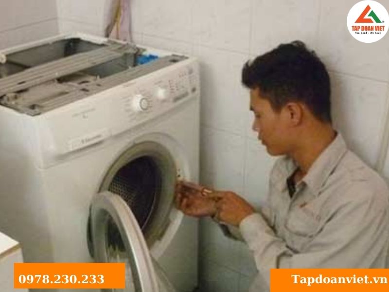 Nguyên nhân và cách khắc phục máy giặt đang giặt báo lỗi