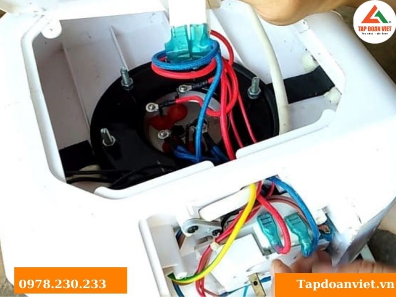 Sửa rơ le bình nóng lạnh bị nhảy
