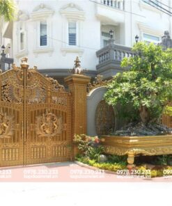 Cổng nhôm đúc biệt thự đẳng cấp, nguy nga - Tập Đoàn Việt cong nhom duc biet thu 4