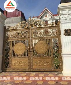 Alternative view of Cổng sắt 2 cánh đẹp, sang trọng