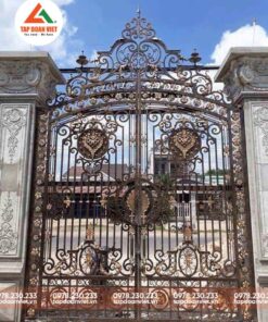 Alternative view of Cổng sắt 2 cánh biệt thự đơn giản, trang nhã