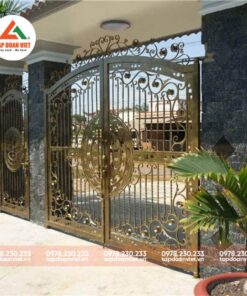 Alternative view of Cổng sắt biệt thự đơn giản, sang trọng