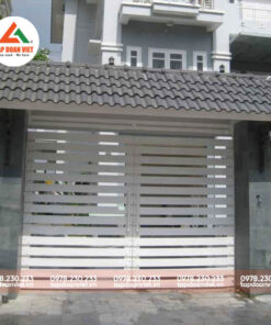 Cửa cổng 2 cánh sắt hộp đẹp, trang nhã