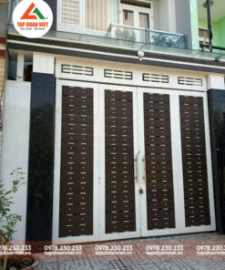 Cửa cổng sắt 4 cánh giả gỗ đẹp, hiện đại