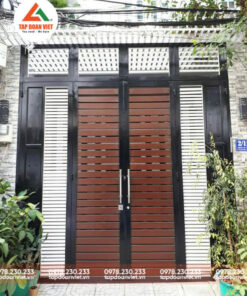 Alternative view of Cửa cổng sắt 4 cánh giả gỗ đẹp, hiện đại