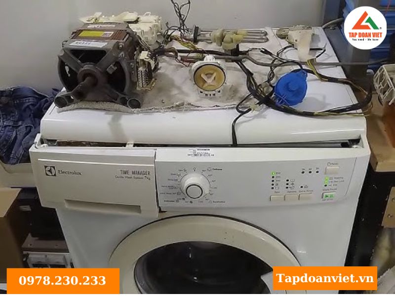 Nguyên nhân và cách sửa máy giặt Electrolux báo lỗi E10