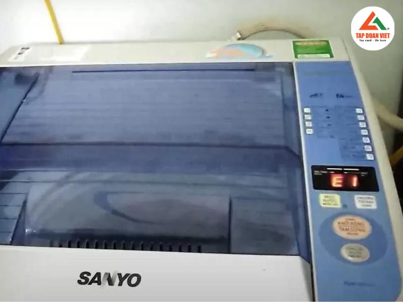 Dấu hiệu nhận biết lỗi E1 máy giặt Sanyo