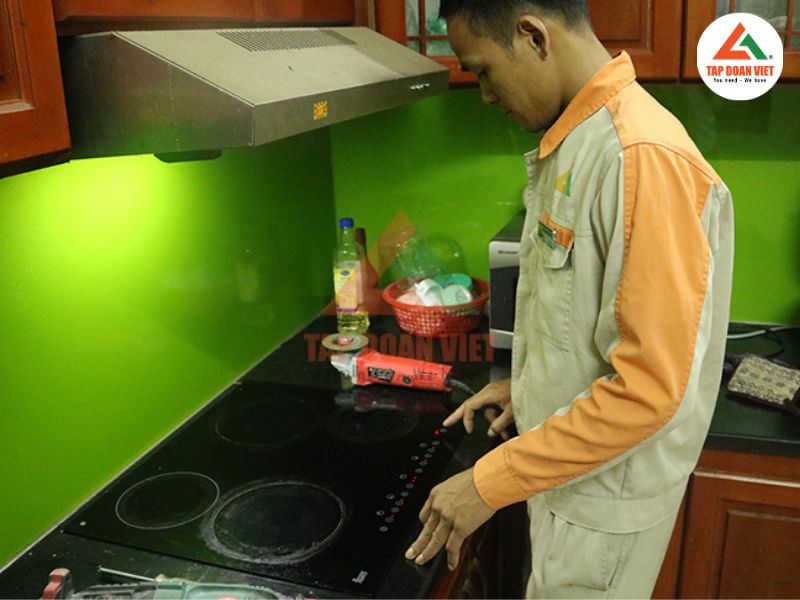 Những ưu điểm của dịch vụ sửa bếp từ Kocher tại Tập Đoàn Việt 
