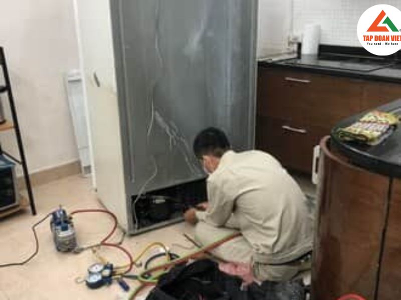 Tapdoanviet - sửa tủ lạnh Sharp không mát ngăn dưới uy tín 