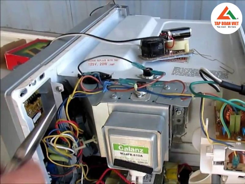 Cách sửa lò vi sóng Toshiba một số lỗi cơ bản 