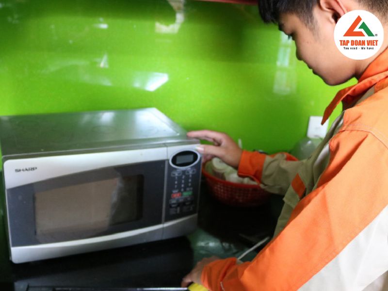 Dịch vụ sửa lò vi sóng Sharp tại Hà Nội của Tập Đoàn Việt 