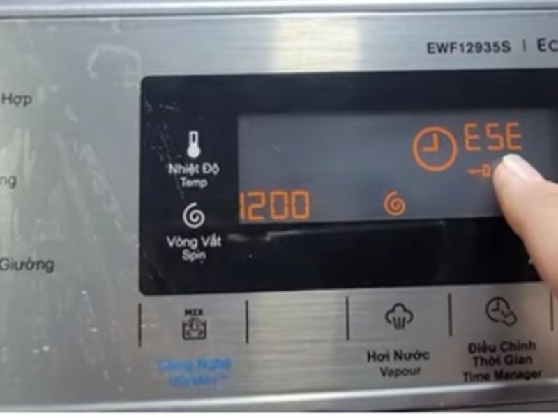 Cách nhận biết lỗi E5E máy giặt Electrolux là gì?