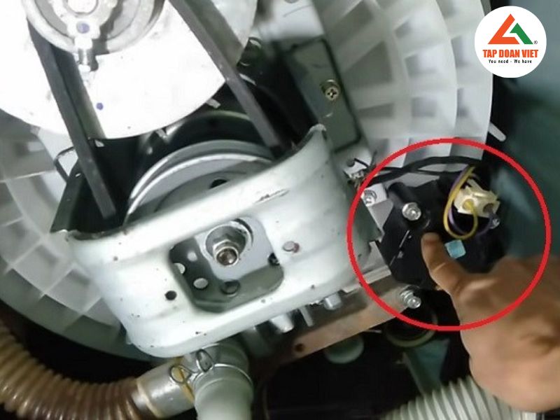 Nguyên nhân và cách sửa van xả nước máy giặt Toshiba 
