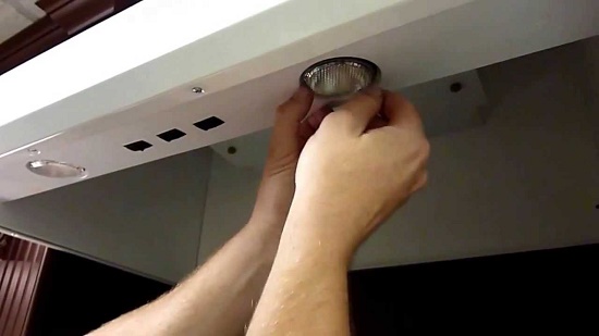 Hướng dẫn lắp đặt máy hút mùi bếp chuẩn thợ giỏi