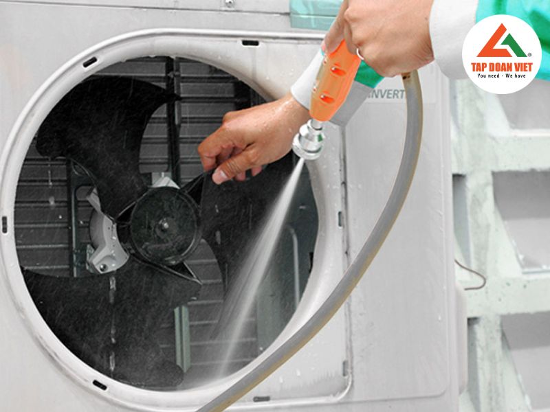 Dịch vụ vệ sinh điều hòa giá rẻ, uy tín tại Hà Nội 